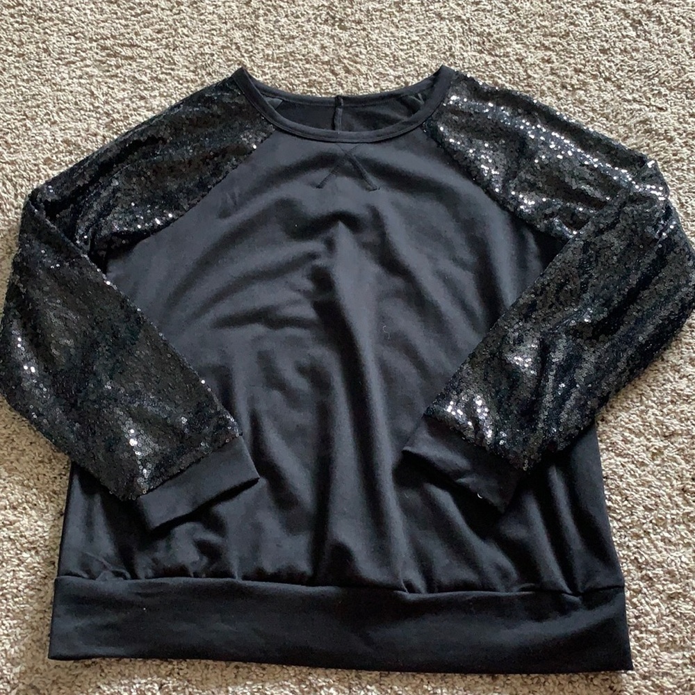 Black pullover